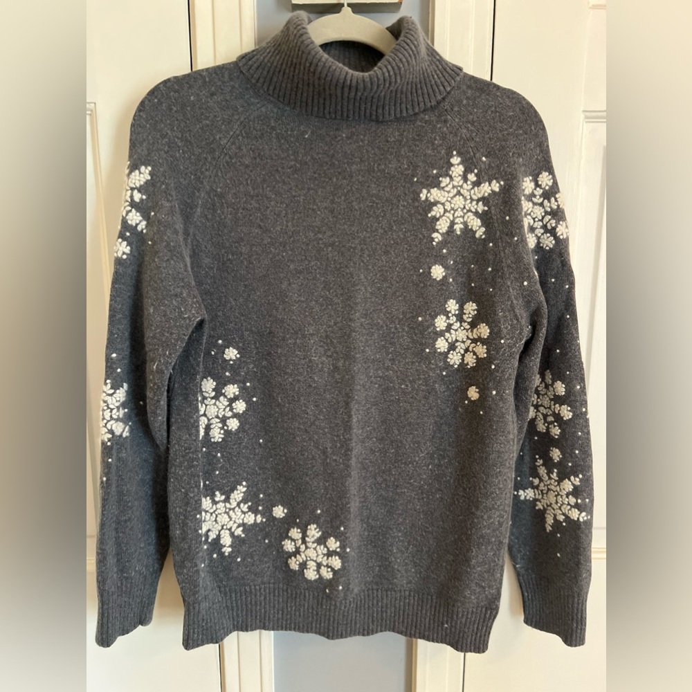 Eddie Bauer Women’s Medium Gray Snowflake Holiday Winter Christmas Sweater
